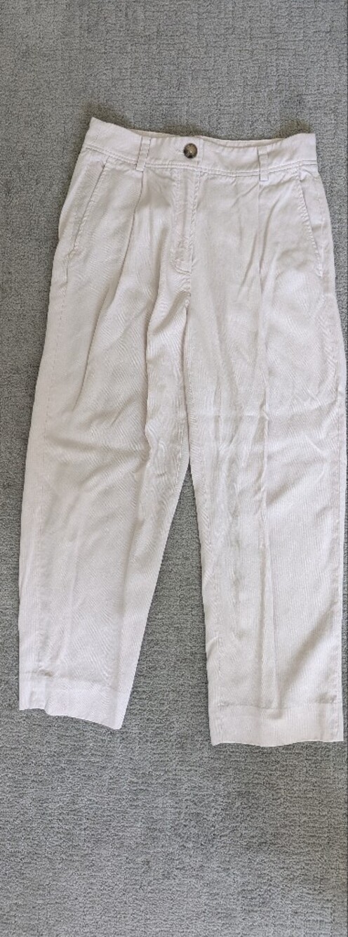 The Reset Women's Cream Pleated Chinos